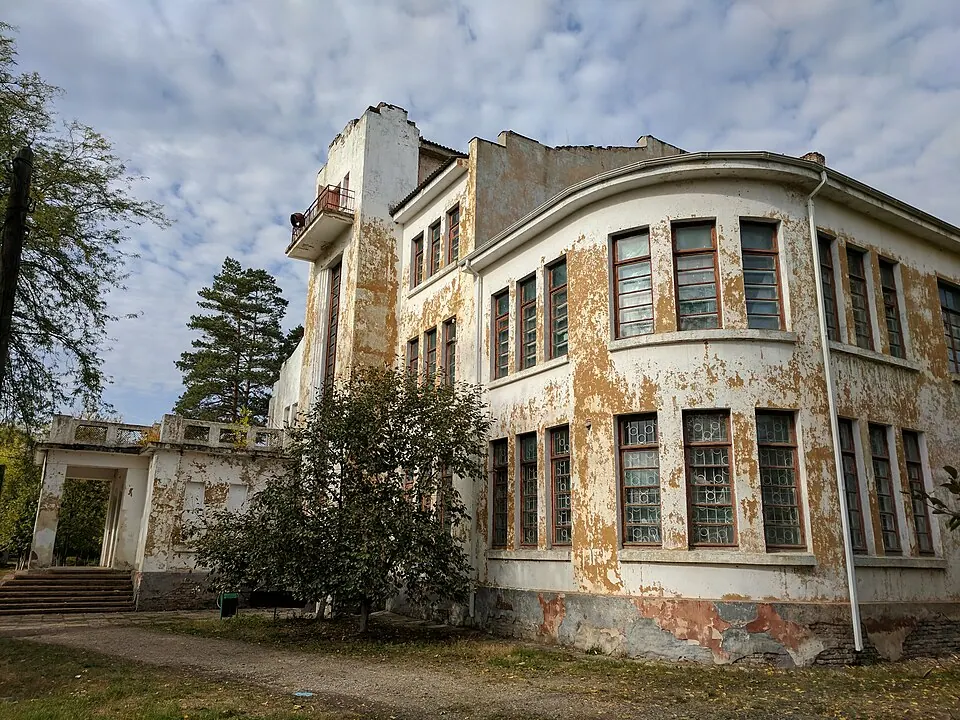 От железнодорожного города к курорту