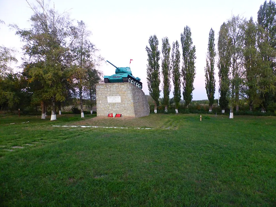 Танк Т-34 в станице Динской
