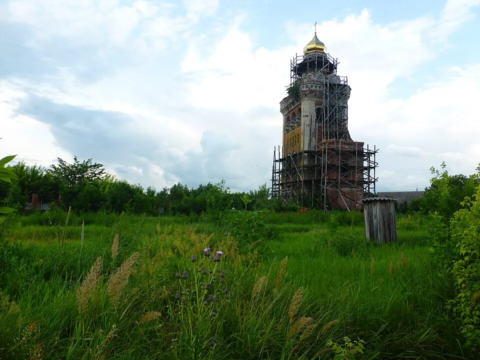 Руины храма в Ивановской