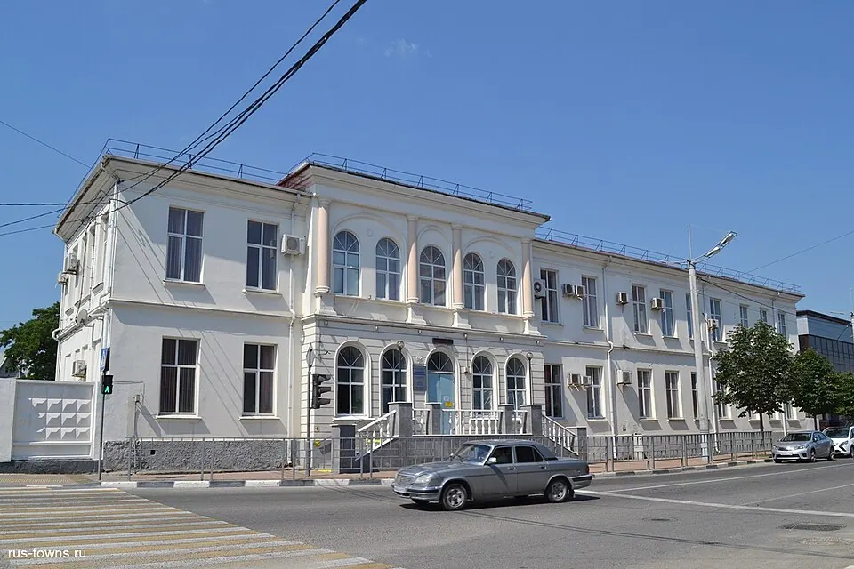 Историческое женское училище Новороссийска