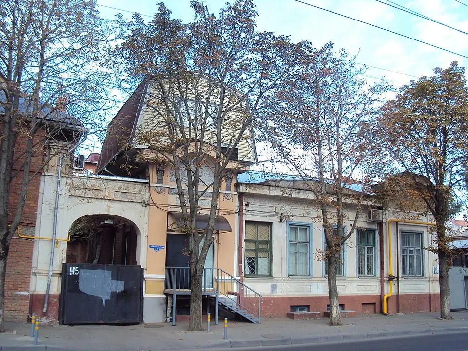 Усадьба · Октябрьская улица, 45