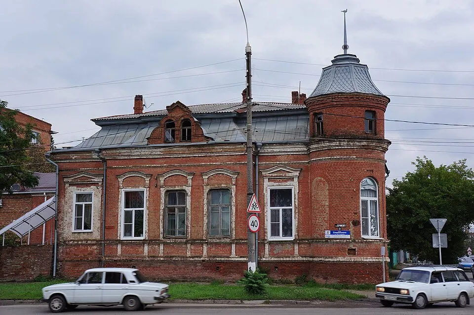 Дом Х.Д. Каспарова, где в 1918 году размещался штаб советского полка "Красное знамя труда"