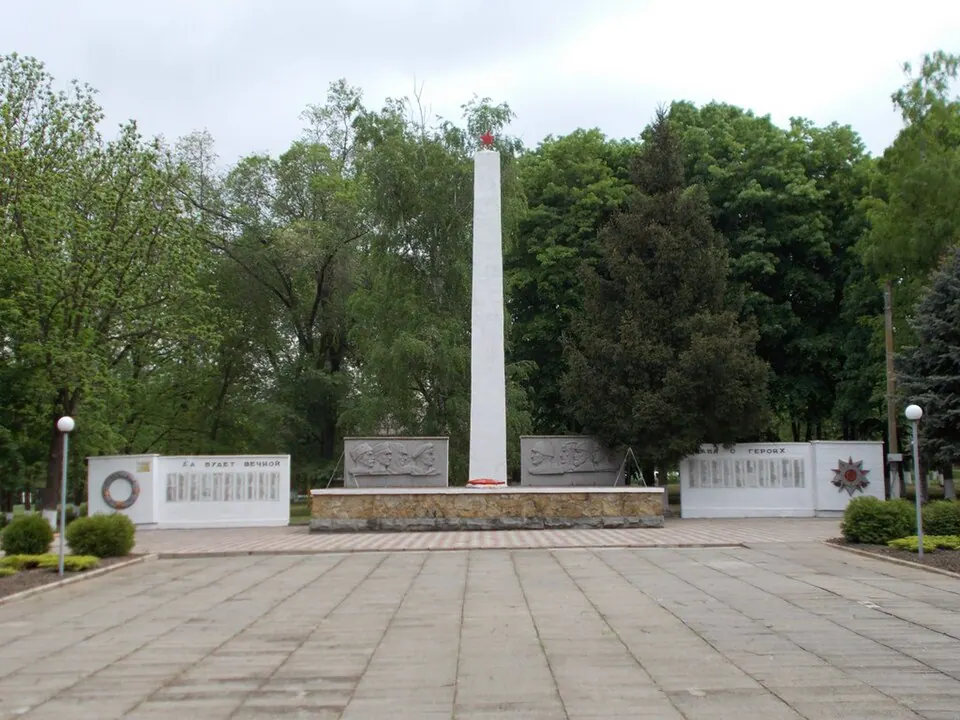 Обелиск землякам, погибшим в годы Великой Отечественной войны