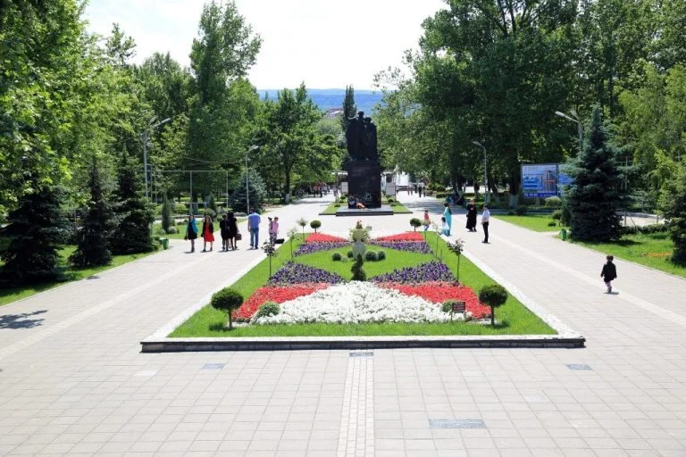 Парк имени Ленинского Комсомола в Махачкале