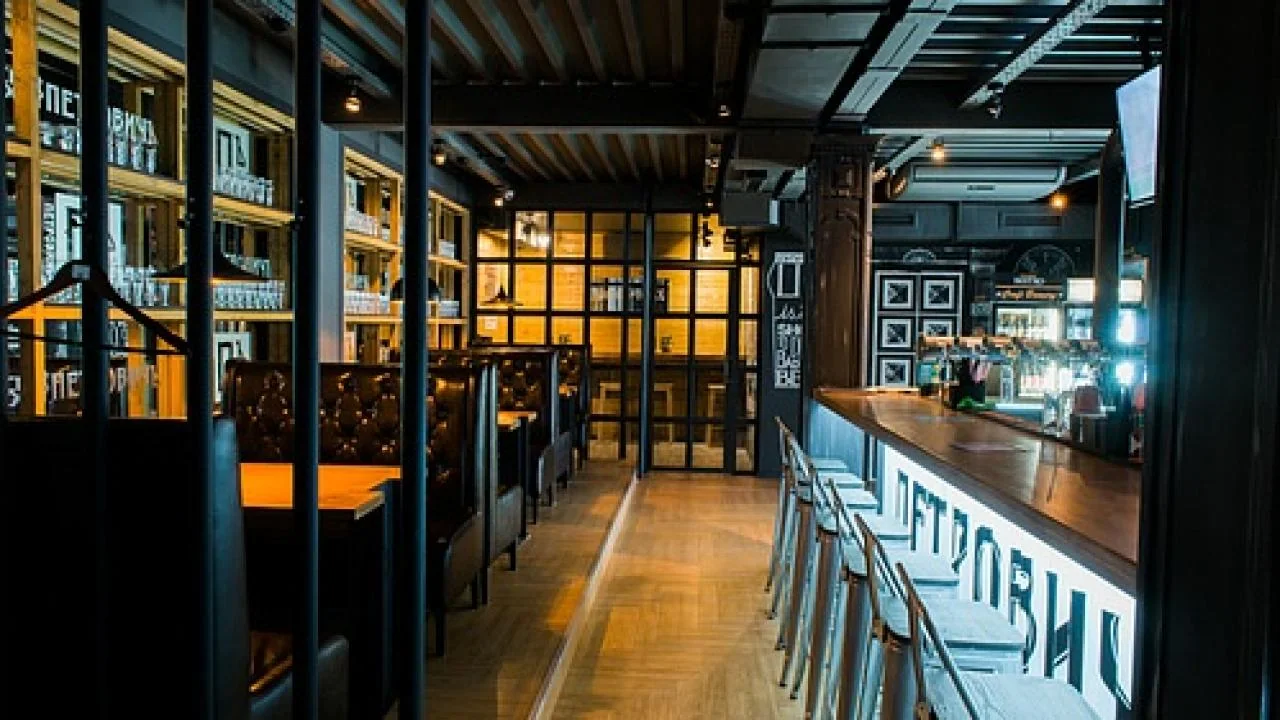 Бар «ПЕТРОВИЧЪ BREWERY BRAND BAR»
