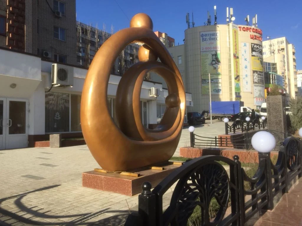 Скульптура "Семья"