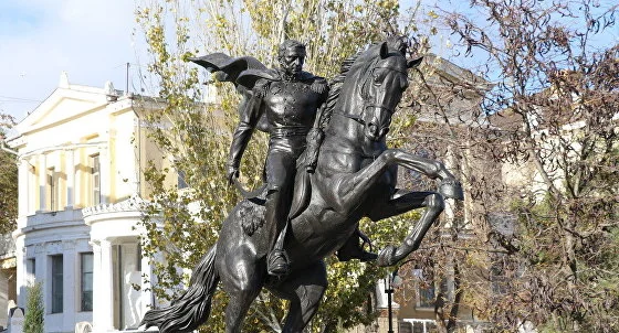 Памятник Петру Котляревскому