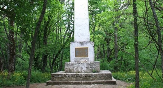 Памятник строителям дороги