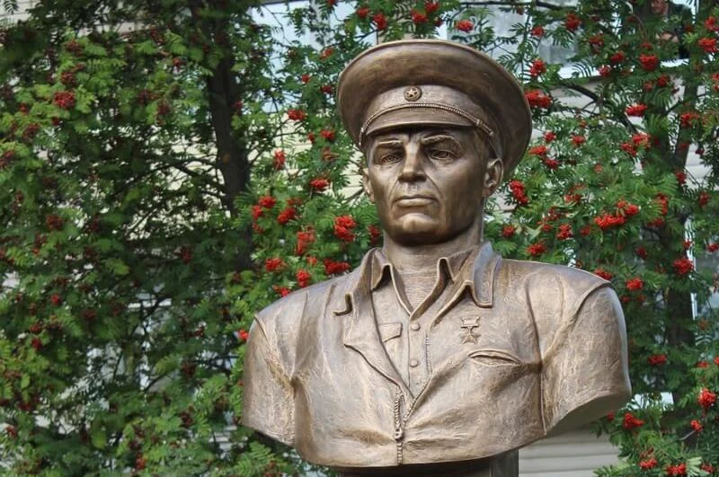 Памятник Герою Советского Союза Василию Маргелову