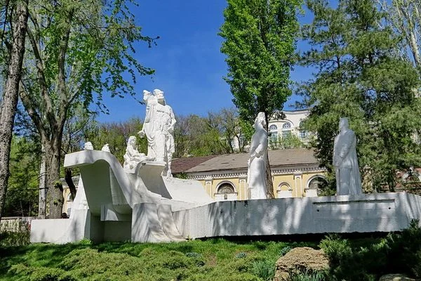 Скульптурная композиция "Степан Разин с дружиной"
