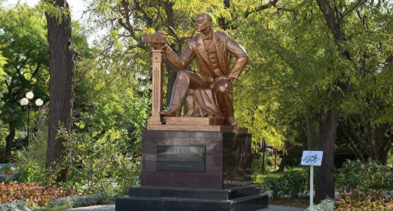 Памятник Семёну Дувану