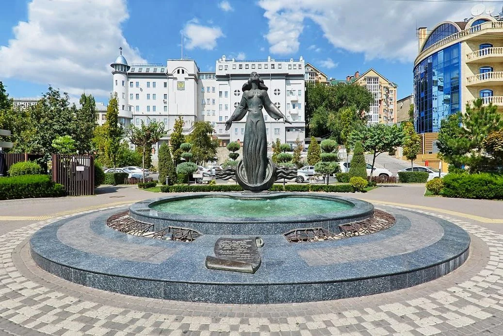 Фонтан "Ростовчанка"