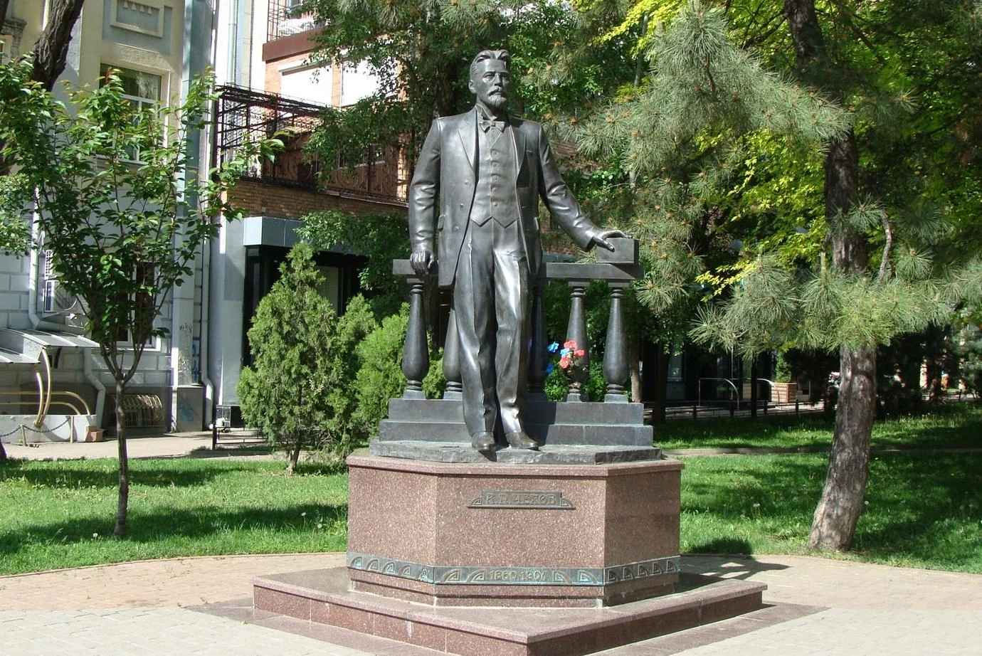 Памятник А. П. Чехову