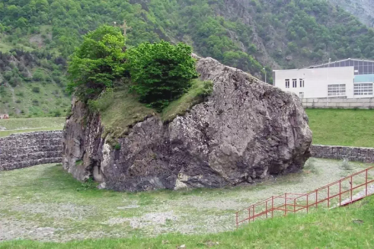 Ермоловский камень