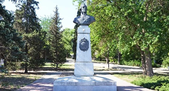 Памятник Фёдору Ушакову