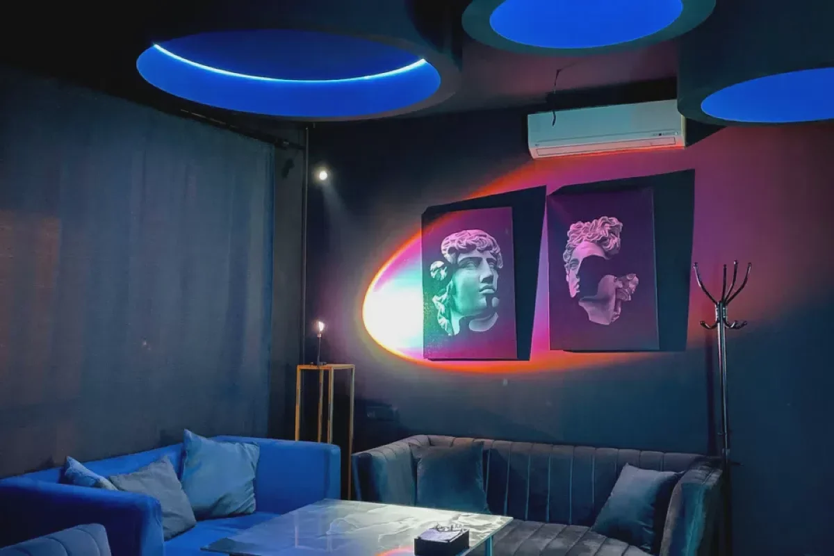 Moon Lounge
