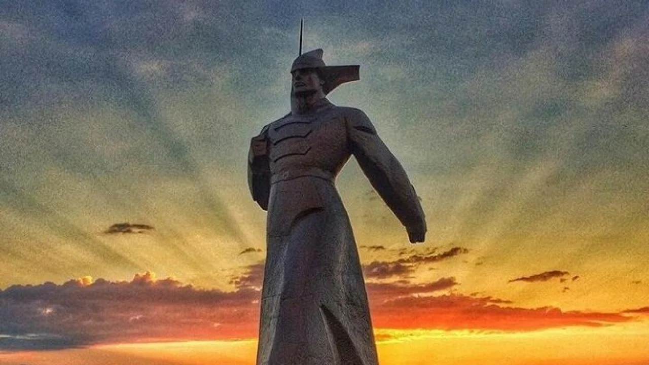 Памятник Солдату-красногвардейцу