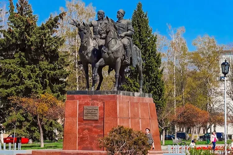 Монумент дружбы