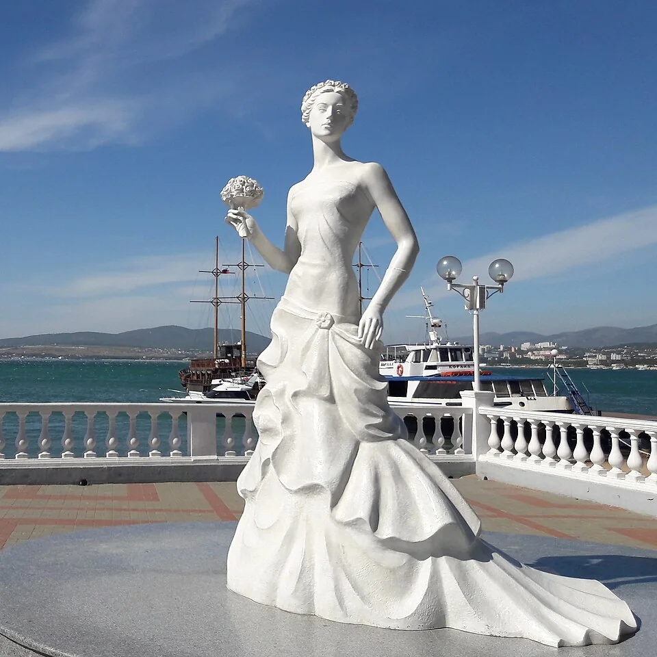 Скульптура «Белая невеста»
